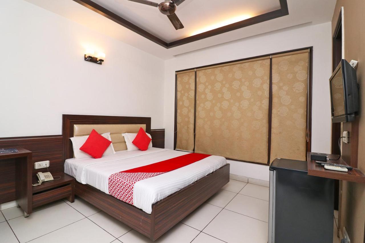 Wonderland Inn Near Aravali Biodiversity Park Гургаон Экстерьер фото