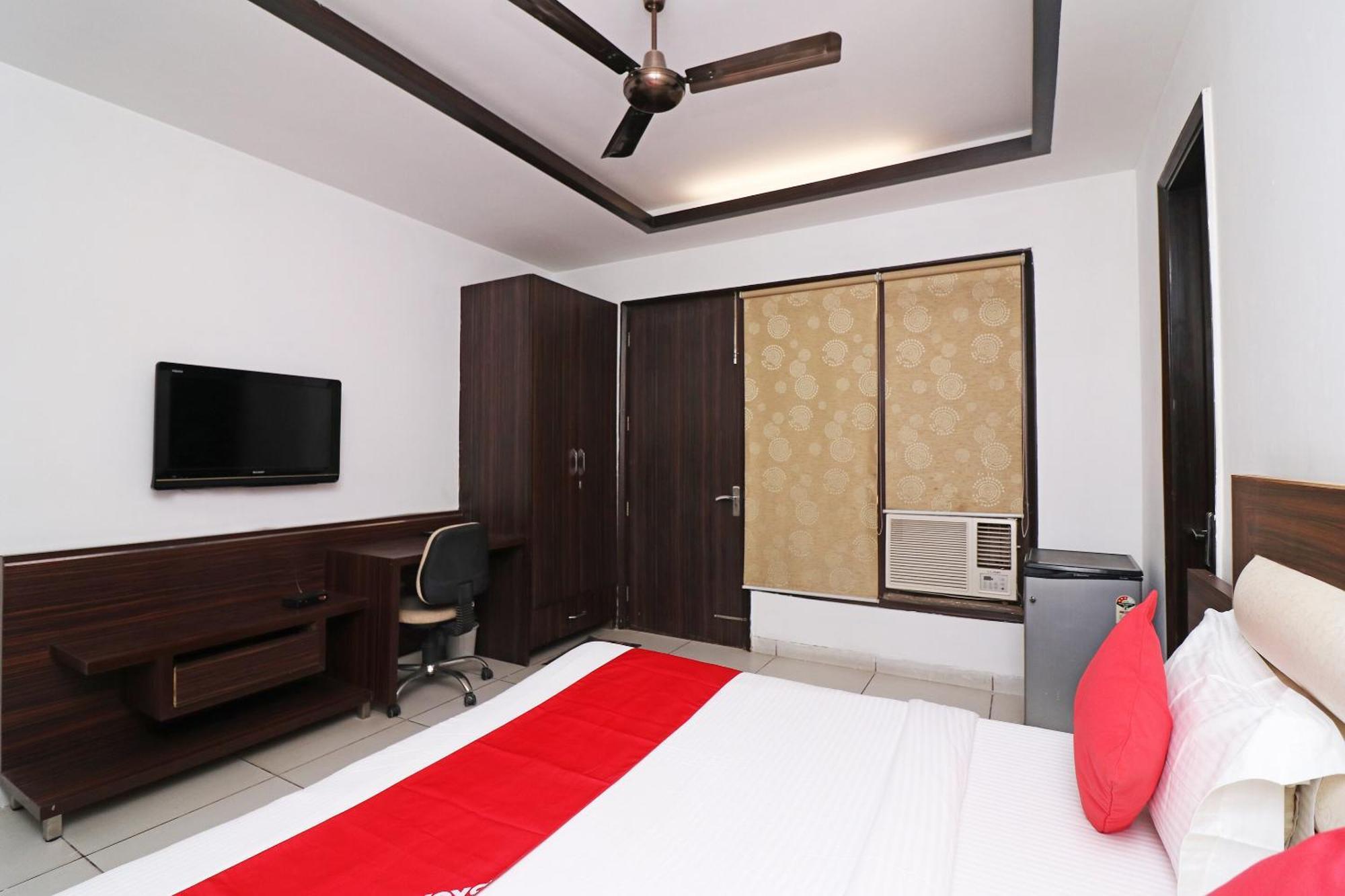 Wonderland Inn Near Aravali Biodiversity Park Гургаон Экстерьер фото