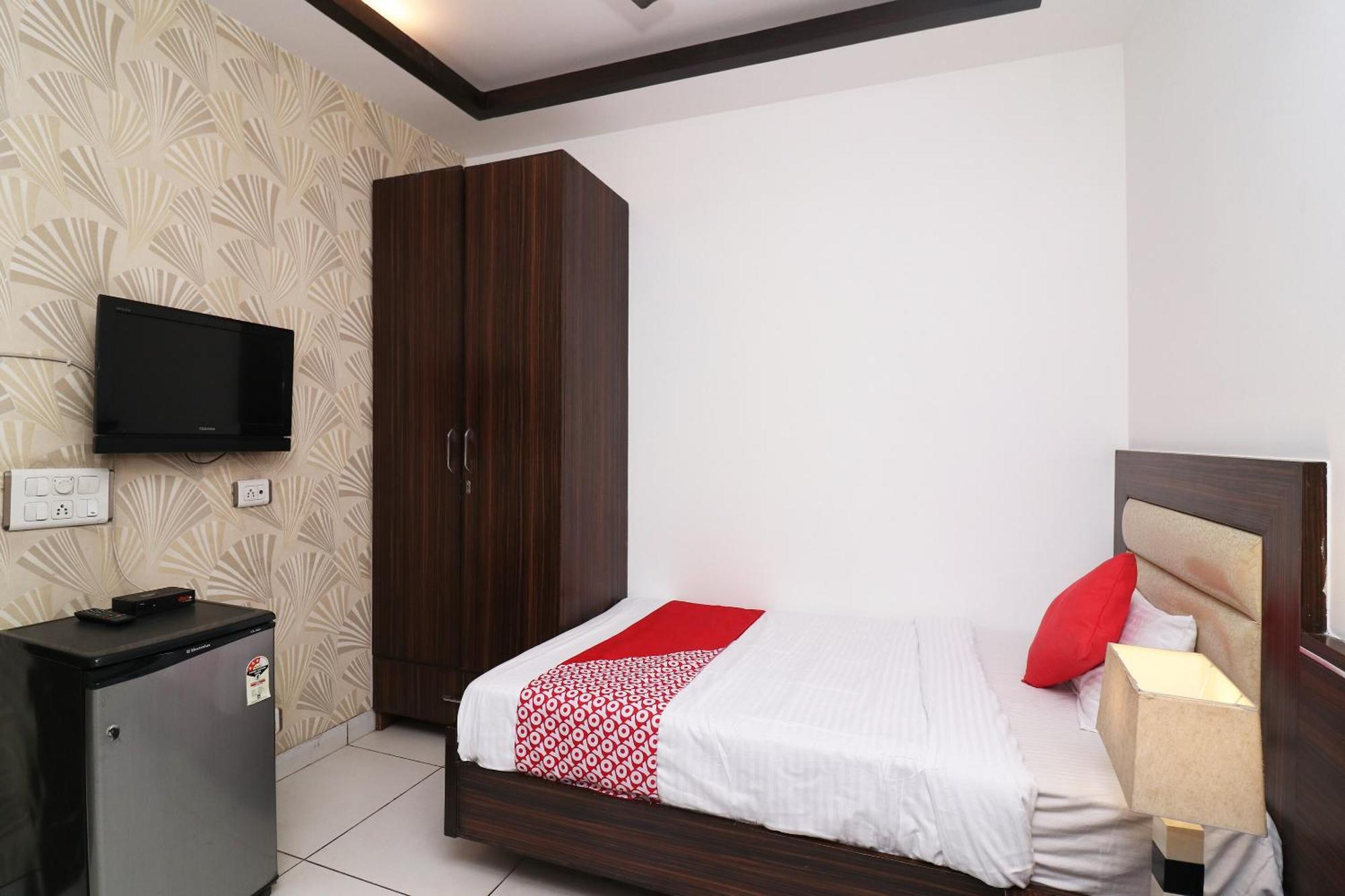 Wonderland Inn Near Aravali Biodiversity Park Гургаон Экстерьер фото